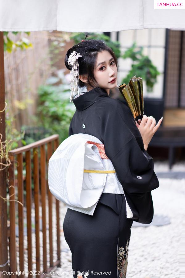 laura阿姣  [XiuRen]高清写真图 2022.11.30 No.5932 laura阿姣 和服美腿第10张图片